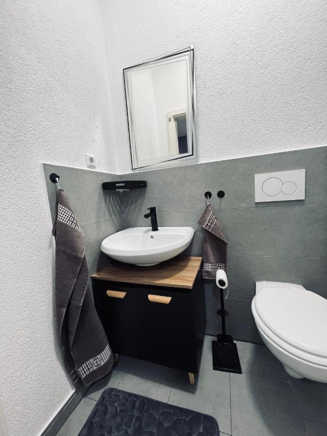 Traumhaftes 1-Zi Apartment Mit Gartennutzung Naehe Krefeld Hbf Bagian luar foto