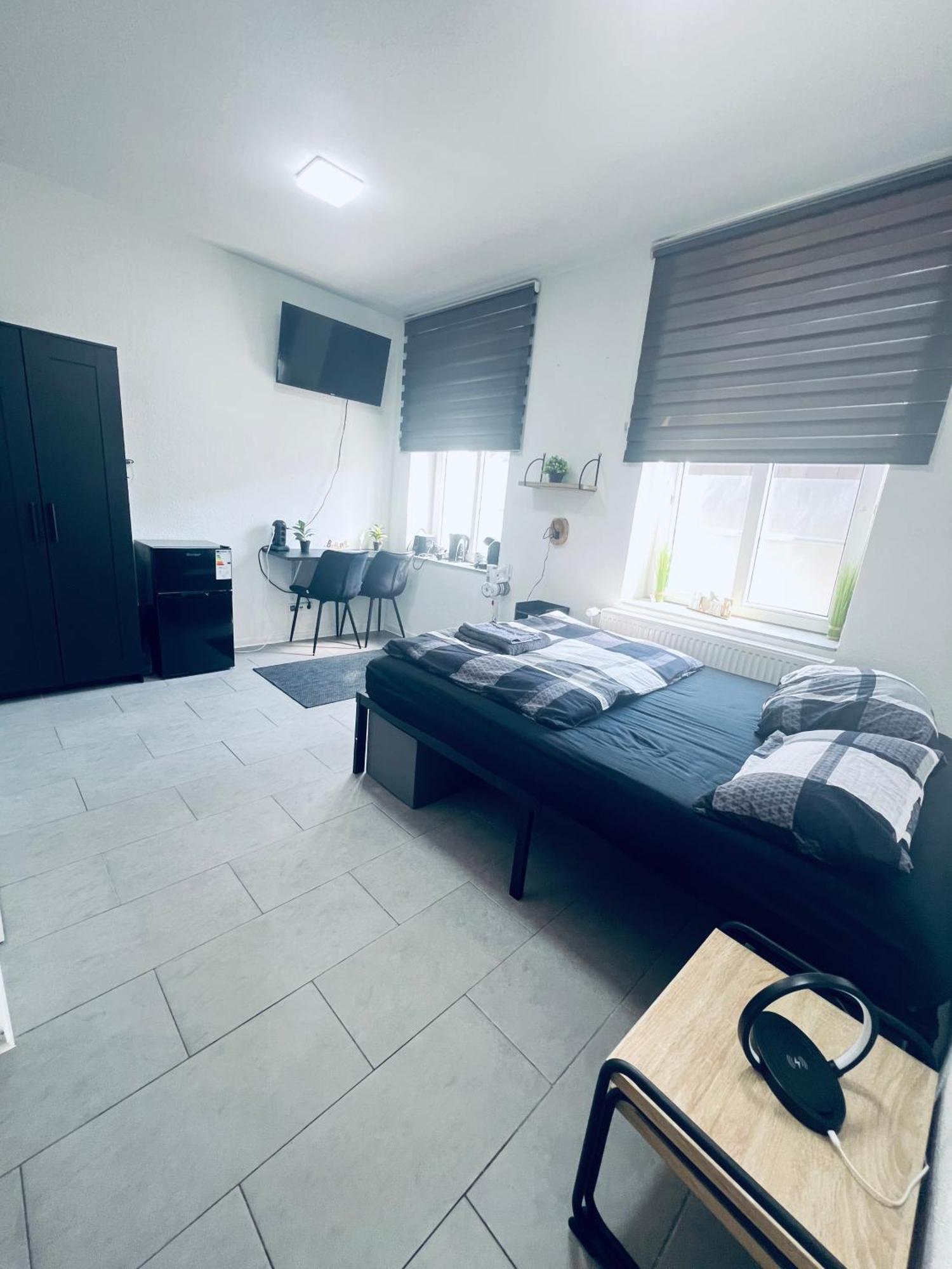 Traumhaftes 1-Zi Apartment Mit Gartennutzung Naehe Krefeld Hbf Bagian luar foto